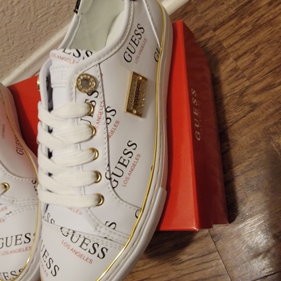 GUESS GAIA Graffiti Red Sneakers GFGAIA6 Womens Lace Up Low-Top - Picture 12 of 16